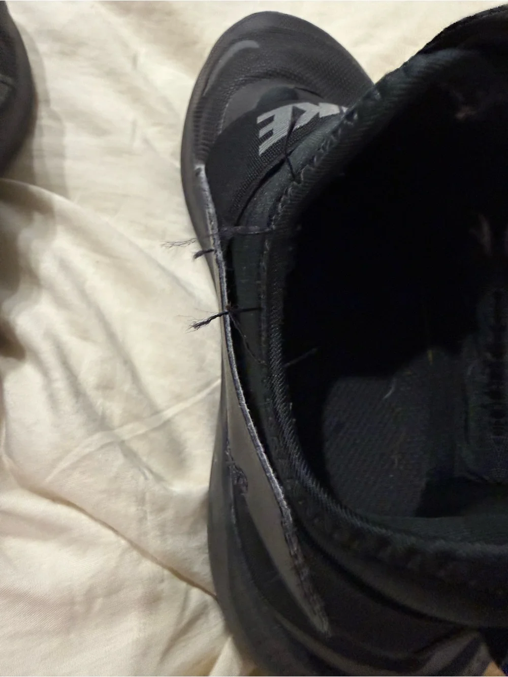 Nike Viale Slip-On Sneakers Black Boys Size 3Y